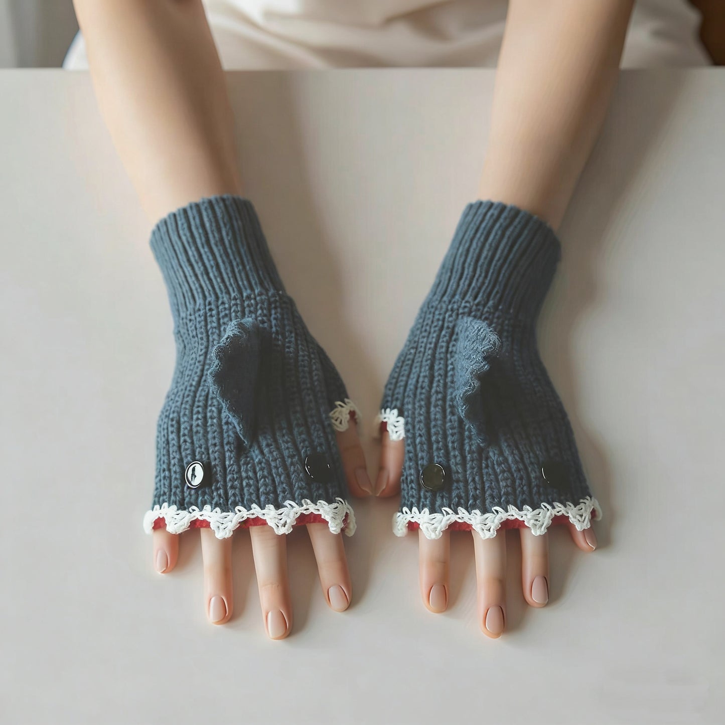 Shark Bite Pattern Knit Gloves