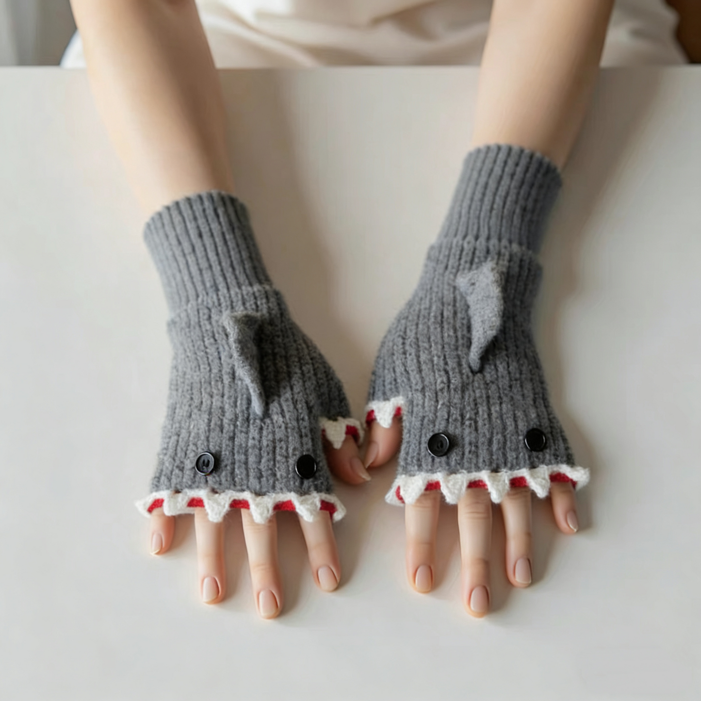 Shark Bite Pattern Knit Gloves
